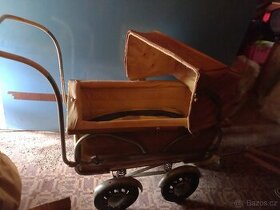 Prodám starý kočárek
