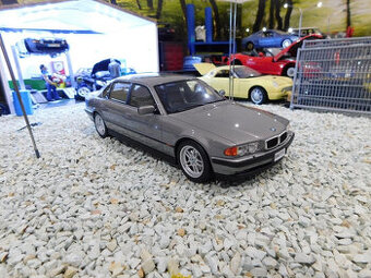 model Auta BMW E38 750 IL šedá farba Otto mobile 1:18