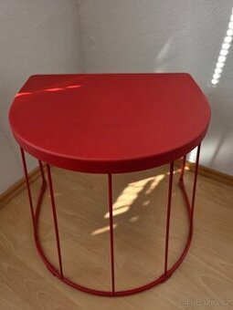 Červený stolek IKEA - 1