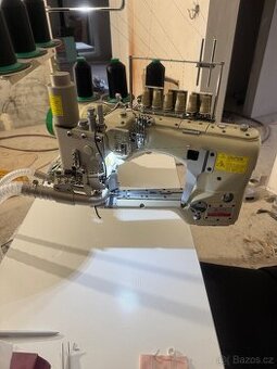 Flatlock šicí stroj