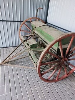 Prodám secí mašinu