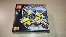 Lego Technic 42044 2V1 "Výstavní akrobatická stíhačka" - 1