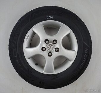 Volkswagen Golf - 14" alu kola - Letní pneu