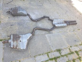W221 Mercedes 350i S Klass Výfuk