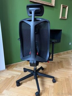Herman Miller Vantum Obsidian Black