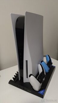 PS5 s mechanikou v záruce + 2 ovl. a chlazení