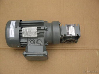 Elektromotor s převodovkou 120W 88 ot./1min.