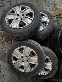 Kola Dacia s letní pneu Barum 185/65/15