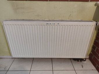 8x Radiátory typ 22(hl.100mm) a typ 33 (hl.155mm)