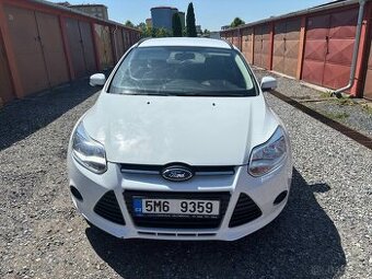Prodám Ford Focus combi 1.6.92kw Rok výroby 2015 Najeto 14