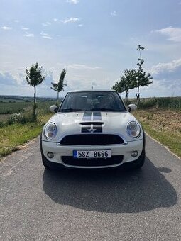 MINI Cooper S R56 – Malý ďábel s velkým srdcem 🏁