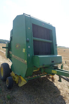 Lis na kulaté balíky John Deer 590