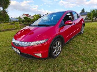 Honda Civic 1,8 Vtec i-shift automat executive