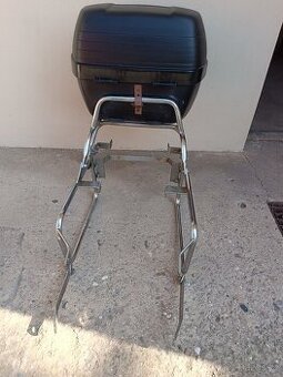 Univerzální držák kufrů nebo brašen na motorku