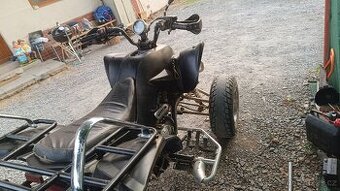 Prodám čtyřkolku lydu 250 s TP STK skoro ještě dva roky