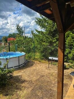 🌿 Pronájem zahrádky s pergolou na oslavy nebo stanování