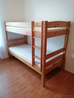 Patrová postel s matracemi