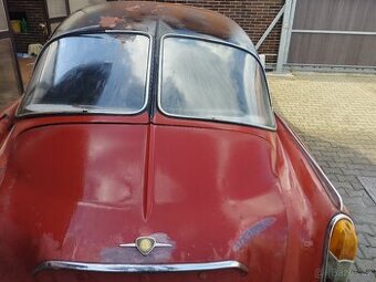 Tatra 603 na renovaci motor po výbrusu brzdice repas