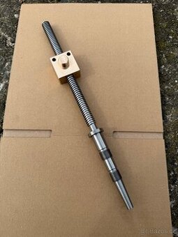 Šroub nožových saní soustruh S28 / S32