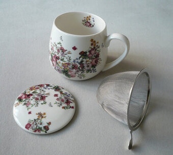 Krásný nový hrnek na čaj