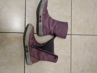 Kožené zateplené kozačky ESSI vel 35