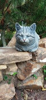 Zahradní dekorace- Dřímající kočka 2