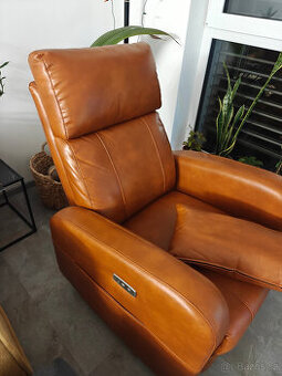 Elektrické polohovatelné křeslo