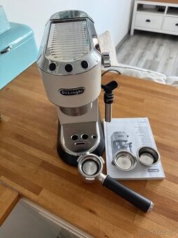 Kavovar Delonghi DEDICA EC685