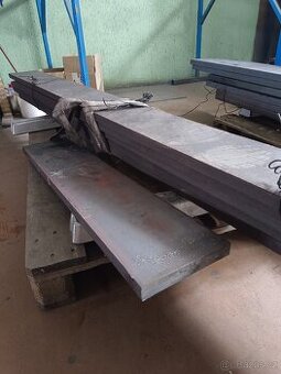 Hutní materiál S235, plochá ocel 200x30 mm