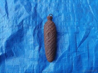 Litinová šiška - závaží z hodin č. 1