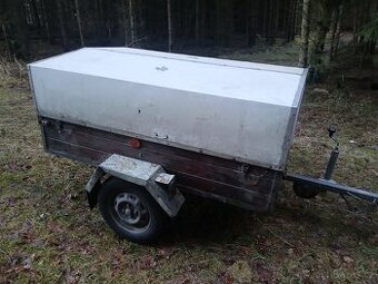 Přívěsný vozík.