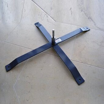 Křížový podstavec pod vlajku