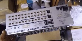 Prodám mix pult Behringer UB2442FX-PRO