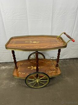 Interzovaný servírovací stolek (136021)