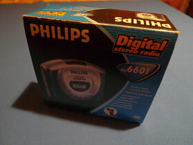 Walkman Philips s hodinami a radiem