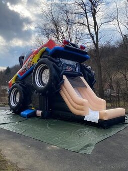 Skákací hrady, skluzavky, kolotoč, rodeo býk