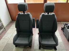 Interiér na Peugeot 5008 - 1