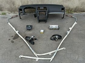 ŠKODA OCTAVIA 2  – PALUBNÍ DESKA, AIRBAGY, PÁSY...