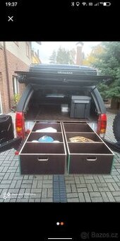 Prodám vestavbu do Toyota Hilux