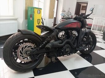Indian scout bobber Dark Horse Custom - 1