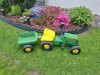 Prodám dětský šlapací traktůrek John Deere