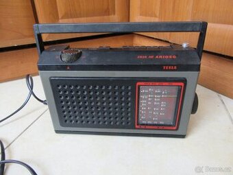 Nabízím retro radio Tesla Arioso. Radio nehraje,. Prodávám j