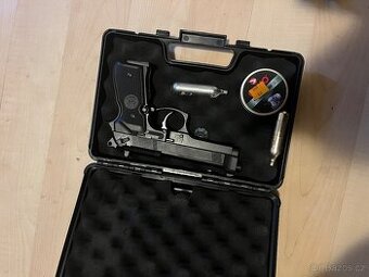 Umarex Beretta M92 FS CO2 pistole 4,5 mm – málo střílená