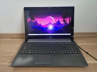 Čtyřjádrový notebook Asus N53S, 2 GB grafika