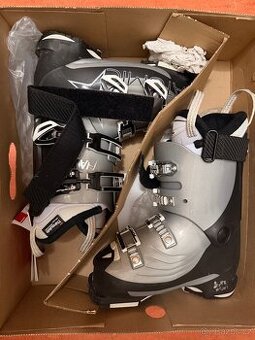 🎿 Dámské lyžáky Atomic Hawx 2.0 – vel. 22.5 MP