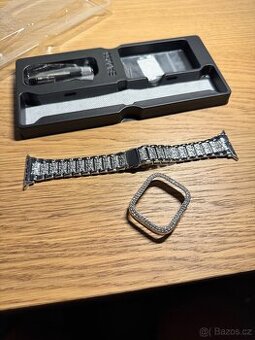 Kovový náramek s krytem Apple Watch 8 45mm a 7 45mm