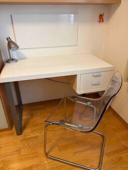 Psací stůl (+židle,magnetická tabule, lampička)