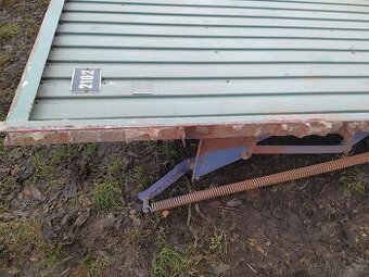 Výklopná garážová vrata