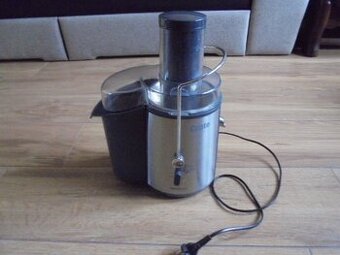 odšťavňovač Sencor SJE 1005