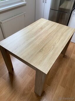 Prodám jídelní stůl